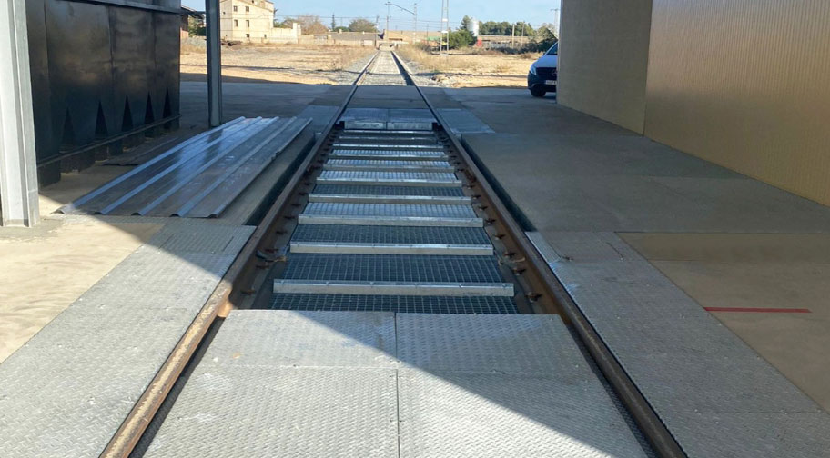 Básculas de ferrocarril, pesa contenedores y vehículos pequeños